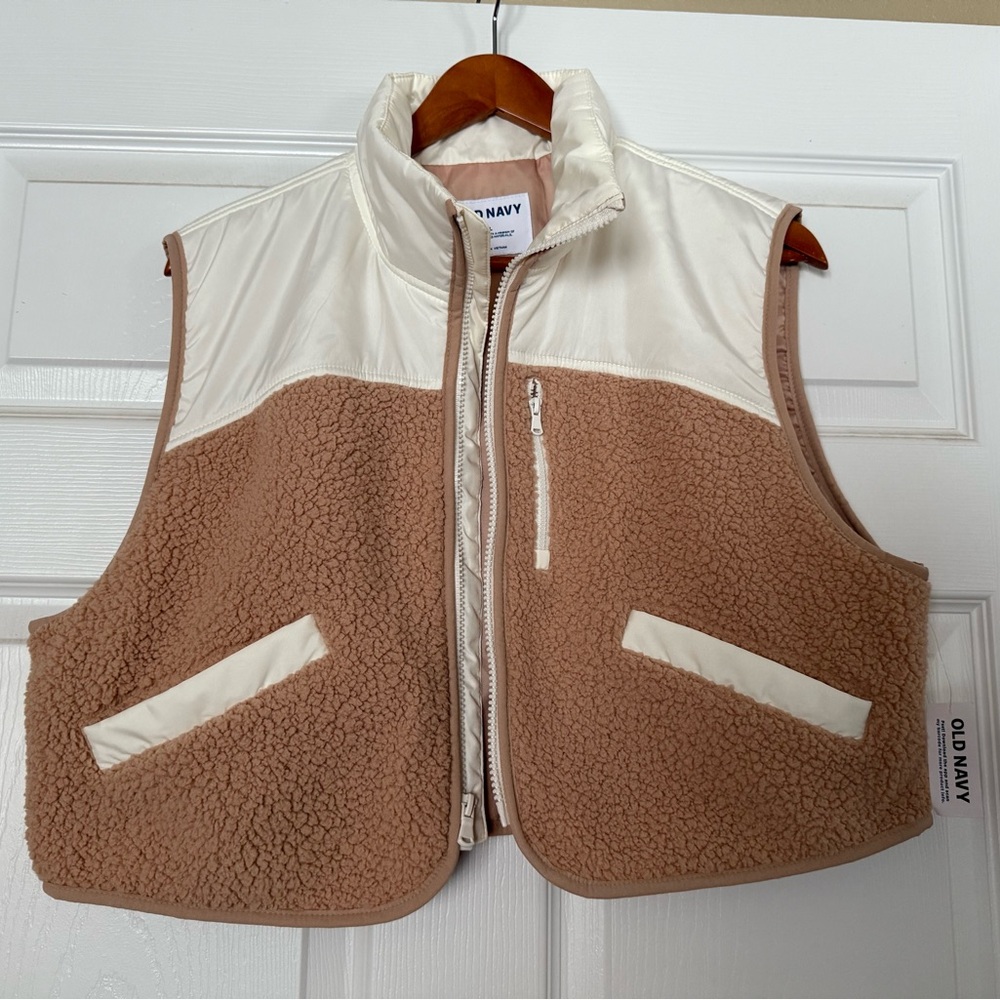 Old Navy Tan and Cream Fleece Crop Vest